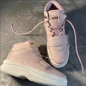 Puma Women's Sz 8.5 Marshmallow Pink Deva Boots